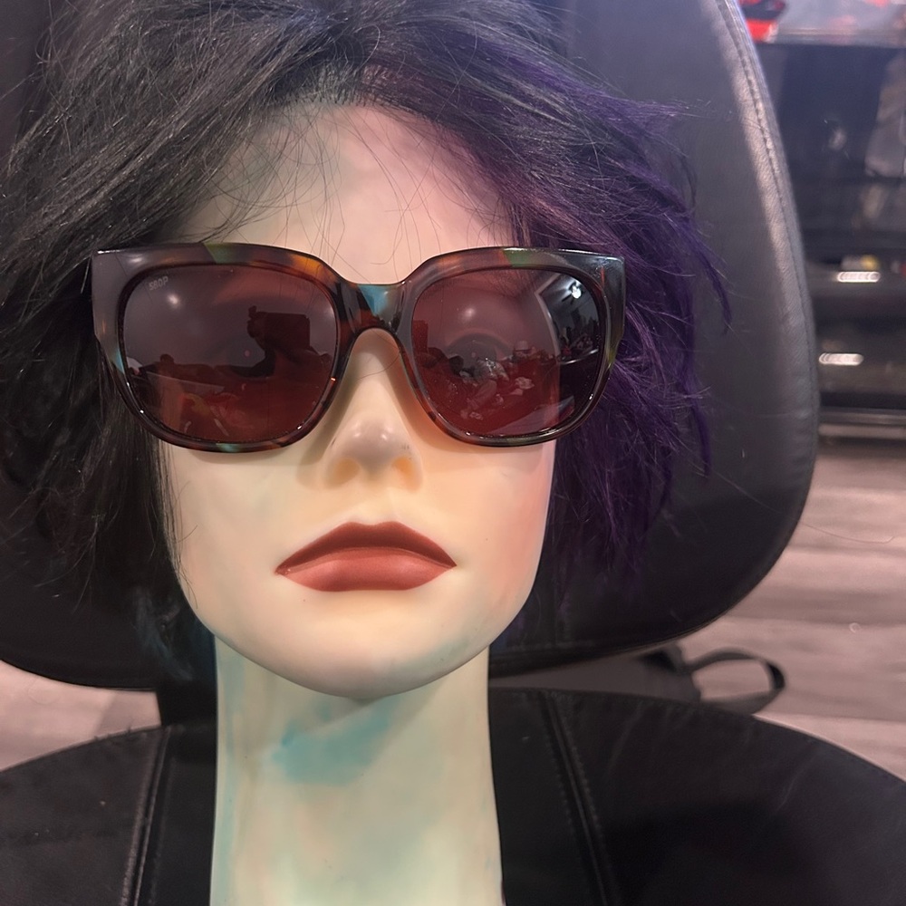 Costa Del Mar waterwoman polarized Tortoise Shell Sunglasses - Picture 3 of 9